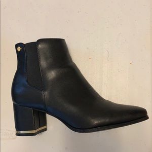 Calvin Klein Women's Fioranna Fashion Boot, Black